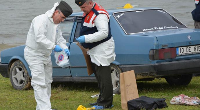 Balıkesir'de otomobil içerisinde 2 kişi ölü bulundu
