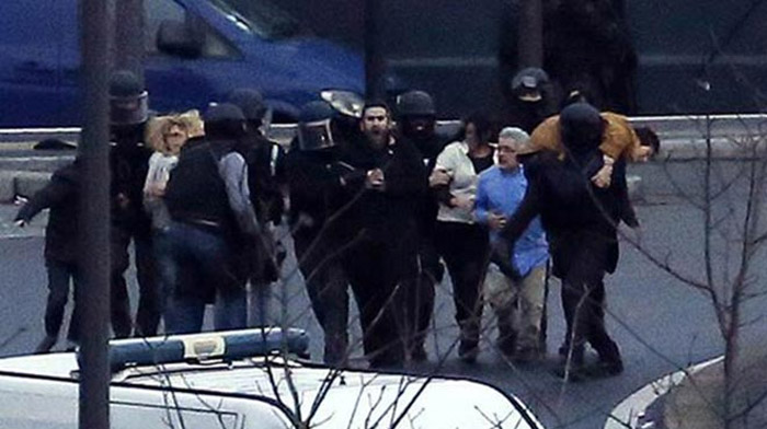 Müslüman genç, bu taktikle 15 kişiyi katliamdan kurtardı