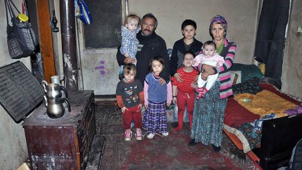 Birisi engelli 6 çocuklu ailenin göz yaşartan hayatı