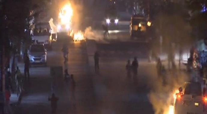 Gazi Mahallesi'nde polise molotof yağmuru