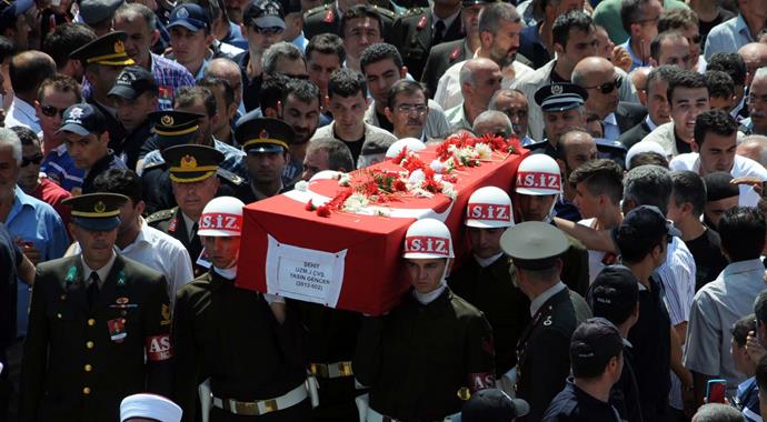 Tokat'ta şehit cenazesi sonrası gerginlik!