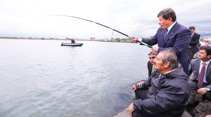 Davutoğlu: IŞİD hem cahil hem barbar