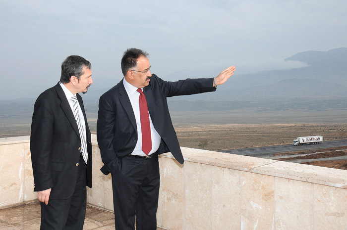 Iğdır Üniversitesi rektörü Prof. Dr. İbrahim Hakkı Yılmaz: Halkla bütünleştik