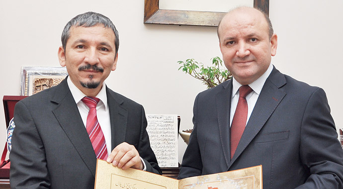 İstanbul Sabahattin Zaim Üniversitesi Rektörü Prof. Dr. Mehmet Bulut: Üç dil öğretiyoruz