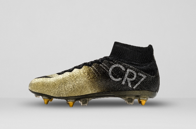 Bu ayakkabılar Ronaldo'ya özel