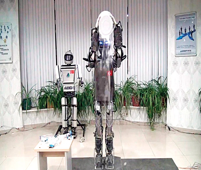 Milli Robot Akıncı, Japon Asimo'ya meydan okudu