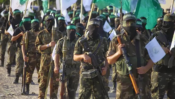 İsrail oklarla vuruyor