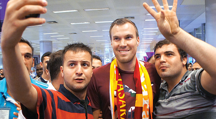 Galatasaray transferin son gününde baş döndürdü