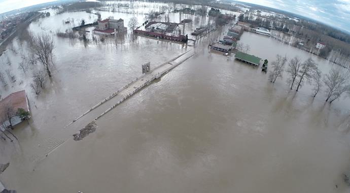 Edirne'de bir mahallede 5 bin kişi mahsur kaldı