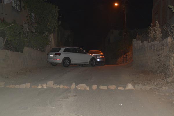 Siirt'te  PKK'lılar kız istemeye giden ailenin arabasını taradı!