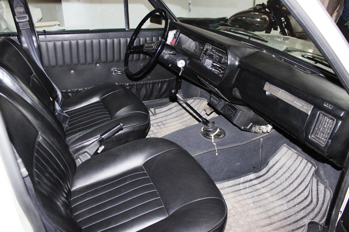 Hurdaya dönen 1977 model klasik otomobili bakın ne hale getirdi!