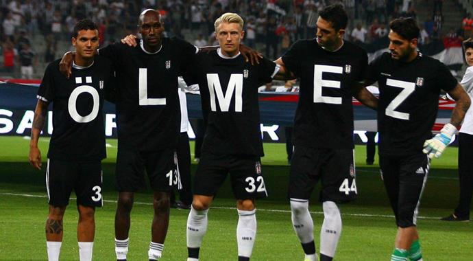 Beşiktaş şehitleri unutmadı