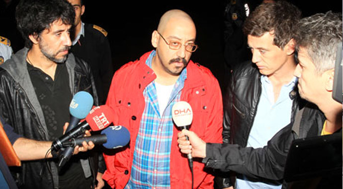 Levent Kırca öldü!