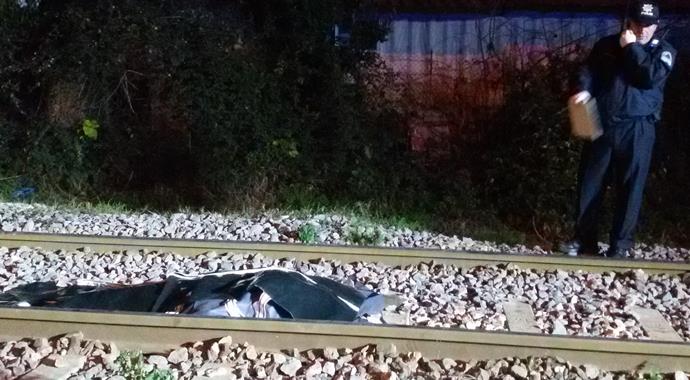 Sakarya'da üniversiteli öğrenciler trenin altında kaldı