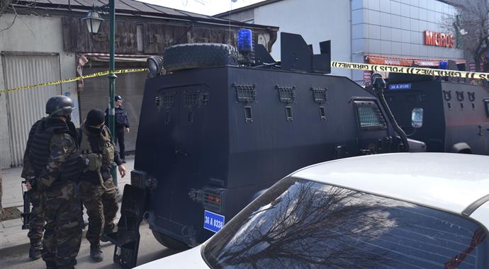 Kars'ta TÜİK binasında katliam -İLK GÖRÜNTÜ