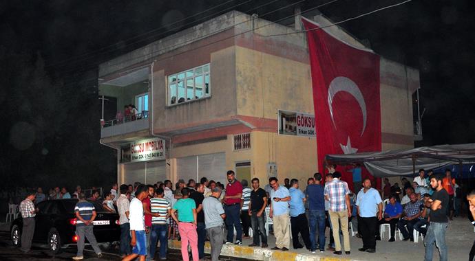 Dağlıca'da şehit olan askerlerin evine ateş düştü!