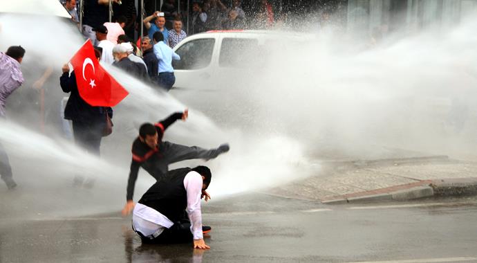 Samsun'da 500 kişi HDP mitingini bastı: 10 gözaltı