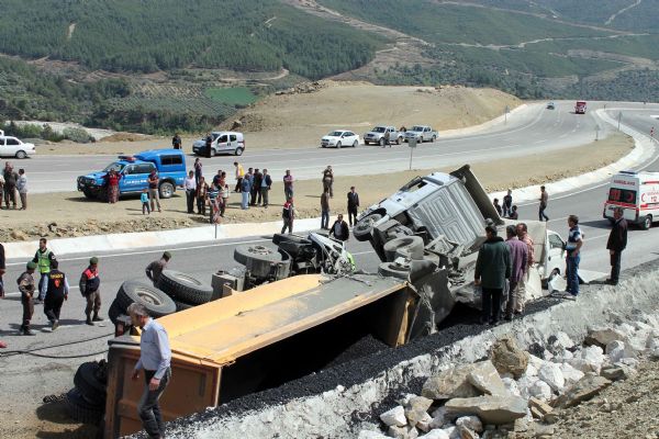 Kazayı seyrederken kazada öldü