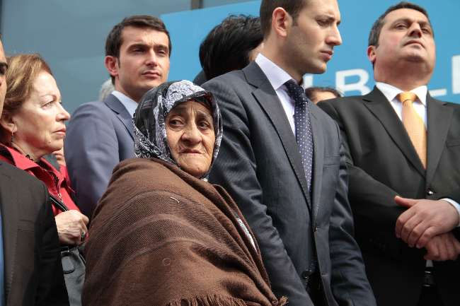 Sarıgül veda ederken bakın yanında kim vardı!