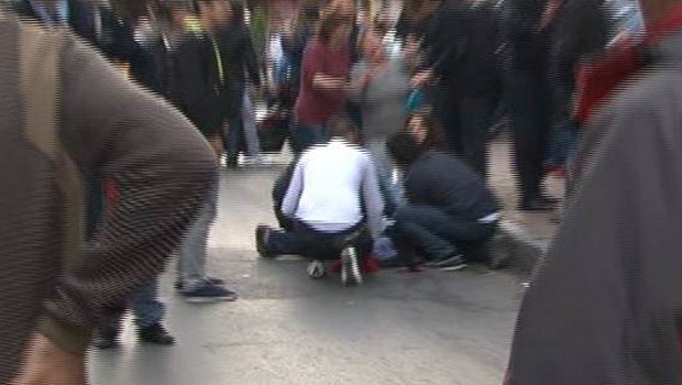 Fatih'te polise satırlı saldırı