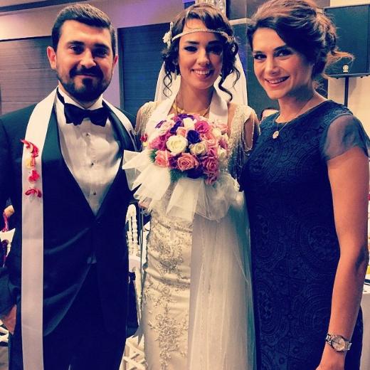 Seda Bakan kına gecesini düğüne çevirdi