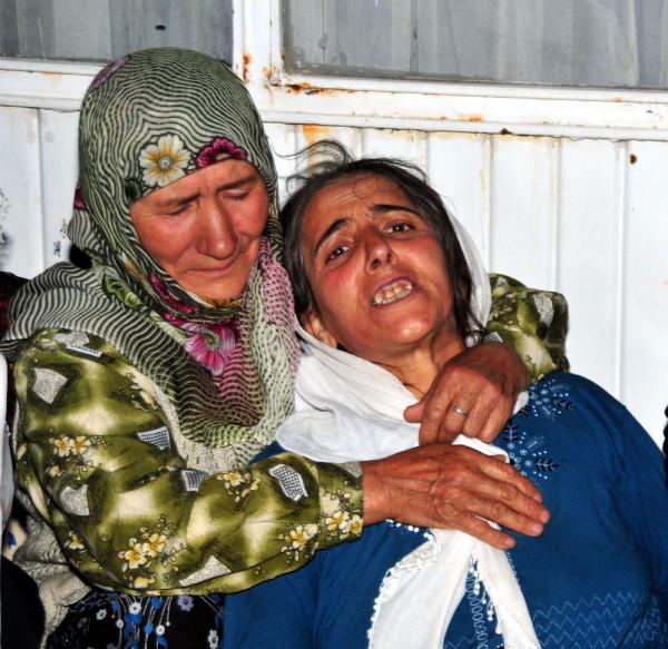 Şehit Kürtçe ağıtlarla toprağa verildi