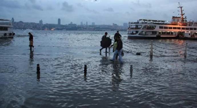 Üsküdar yine sular altında kaldı