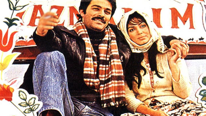 Efsane film Selvi Boylum Al Yazmalım sergisi açıldı