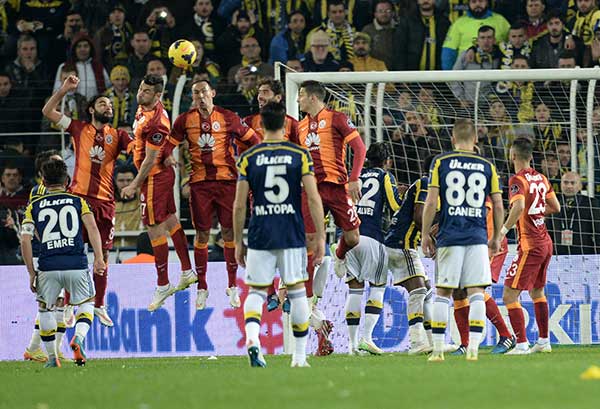 Selçuk İnan'dan şaşırtan hareket