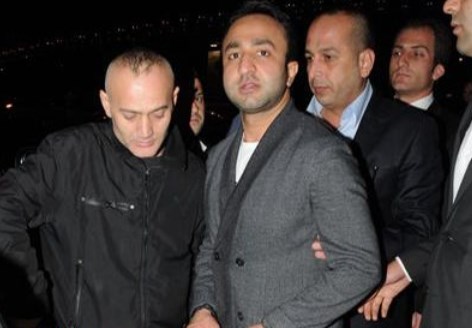 Sibel Can'dan Ozan Çelik'e özel karşılama