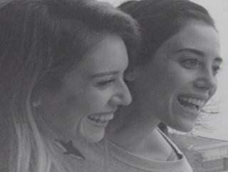 Sinem Kobal'a dost tesellisi