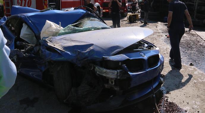 İstanbul'da korkunç kaza! 7 araç birbirine girdi