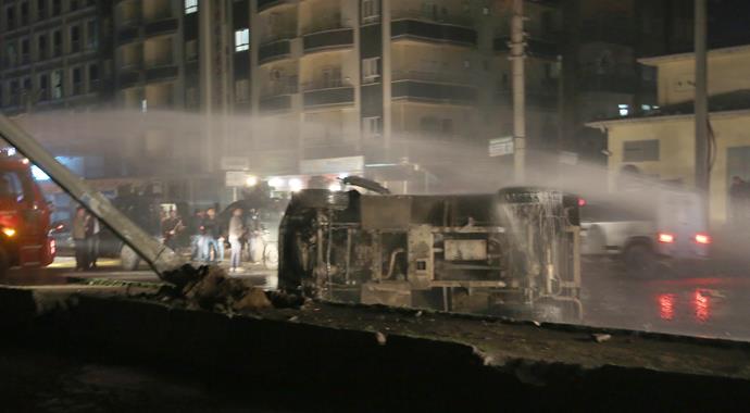 Şırnak'ta gerginlik: 2 polis yaralı