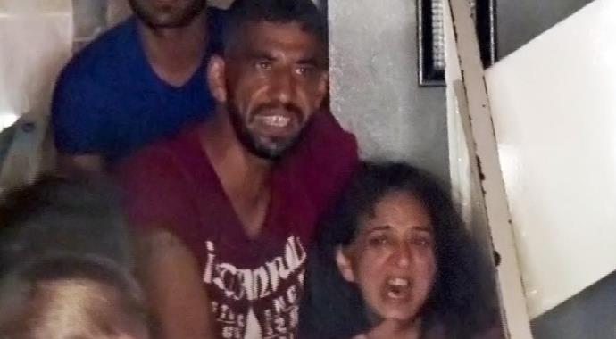 Şizofreni hastası, ablasını rehin aldı