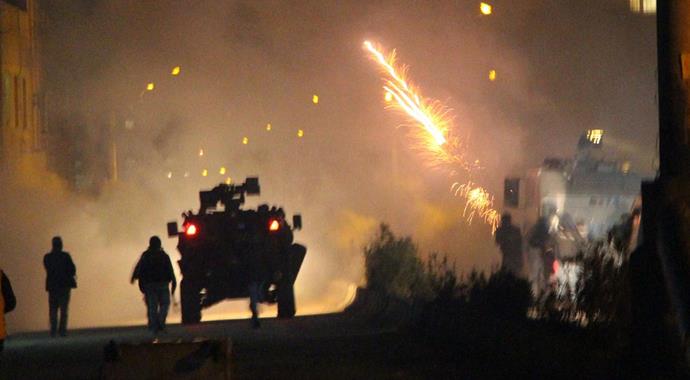 Nusaybin'de polise bombalı saldırı! 2 polis yaralı