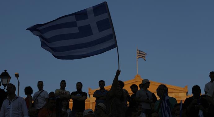 Yunanistan 'hayır' dedi, halk sokakta
