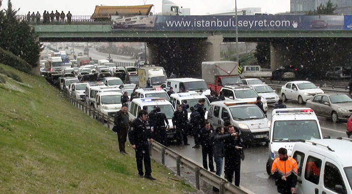 E-5'te aileler satırla birbirine girdi, çok sayıda yaralı var