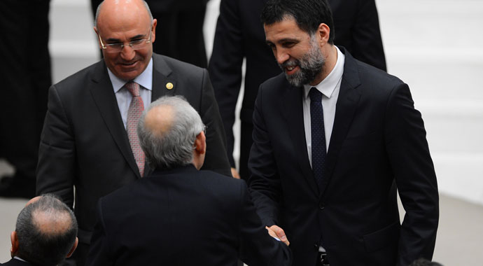 Yüce Divan oylamasından satır başları