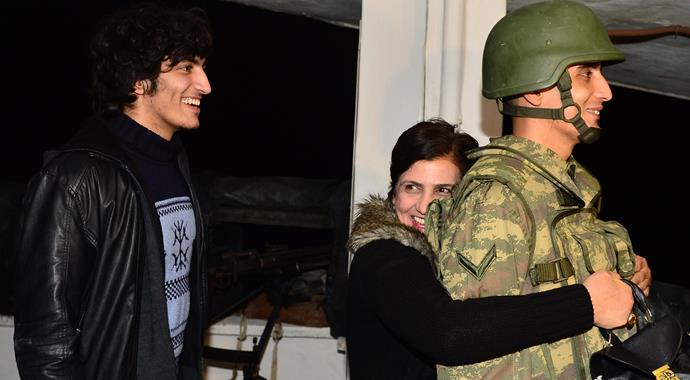 Mehmetçiğe nöbet kulübesinde büyük sürpriz