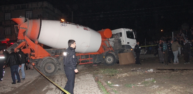 Savaştan kaçtı, beton mikserinin altında kaldı