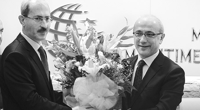 3 Bakanlık Müsteşarlara emanet! Yola aynen devam