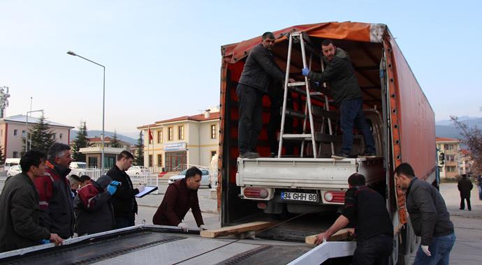 İstanbul'dan Suriye'ye giden çalıntı araçlara otoyolda operasyon