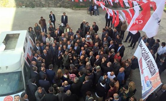 Gürsel Tekin'e memleketinde soğuk duş!