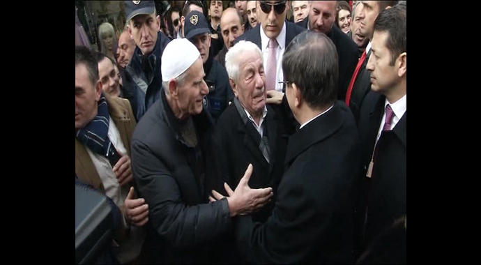 Başbakan'ı görünce hüngür hüngür ağladı