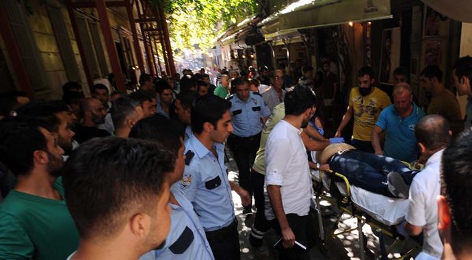 Taksim'deki masa sandelye kavgasında kan aktı: 1 ölü