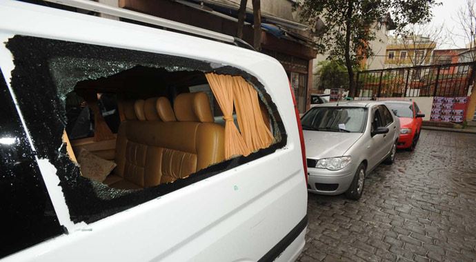 Maskeli saldırganlar Beyoğlu'nda dehşet saçtı