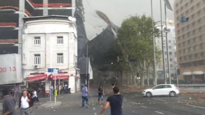 İstanbul'da FIRTINA!