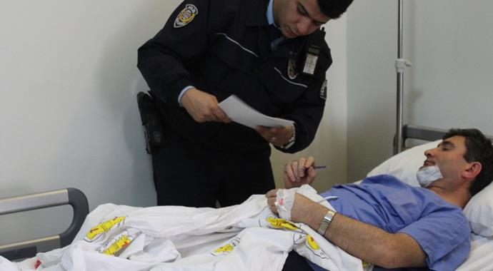 Öğrenciler öğretmenin bacağını kırdı