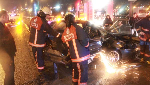 TEM'de 2 feci kaza! 1 ölü 3 yaralı