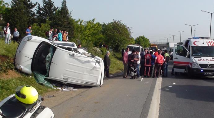 TEM'de feci kaza: 1 ölü, 4 yaralı